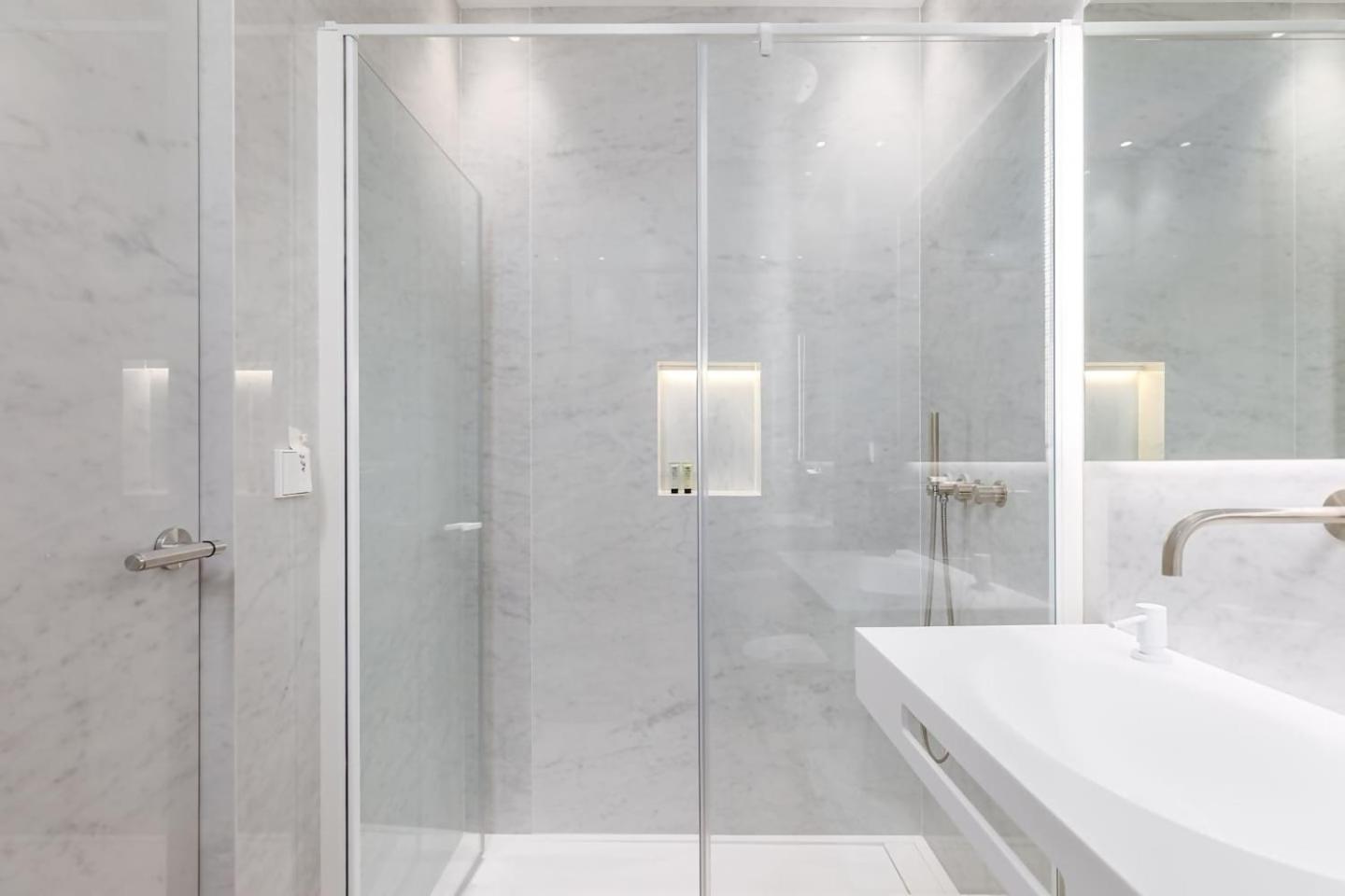 Mondrian New Ac Design Lovers Near La Concha San Sebastian Buitenkant foto