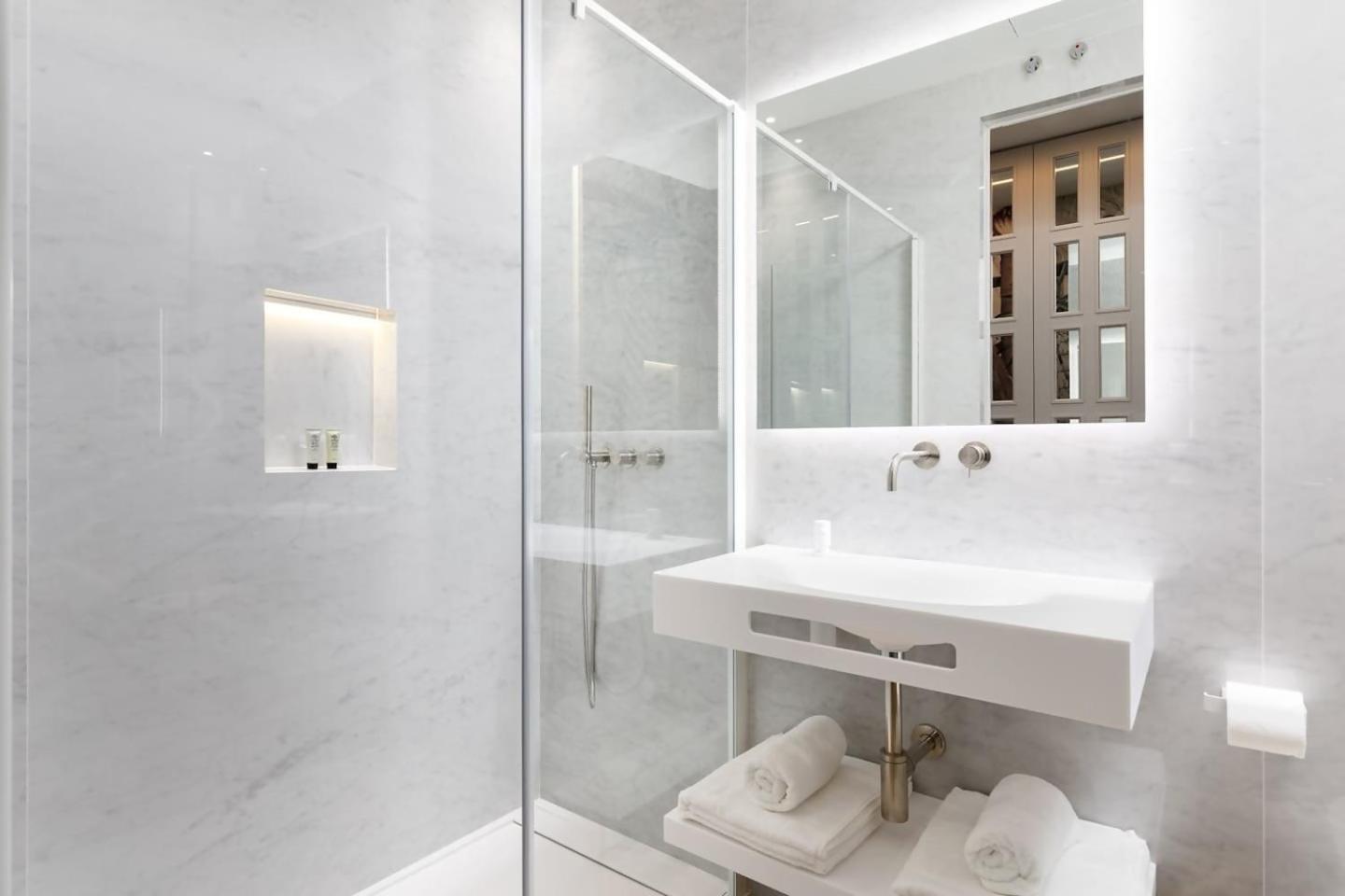 Mondrian New Ac Design Lovers Near La Concha San Sebastian Buitenkant foto