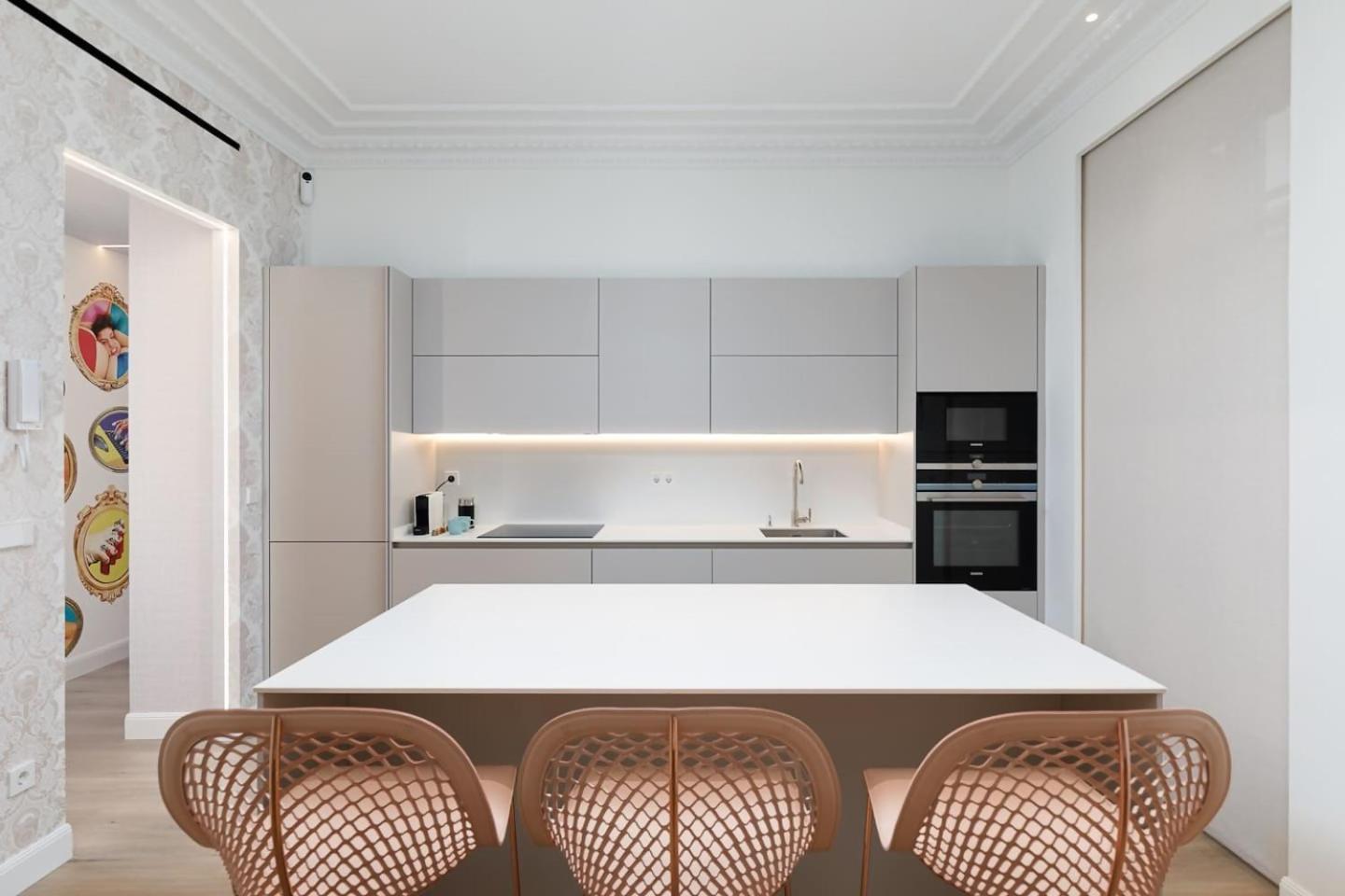 Mondrian New Ac Design Lovers Near La Concha San Sebastian Buitenkant foto